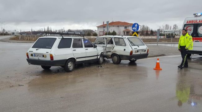 Ereğli'de otomobiller çarpıştı