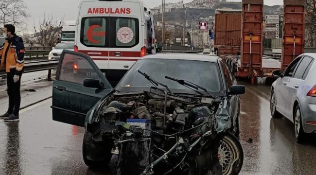 Kocaeli'de hatalı sollama kazaya sebep oldu