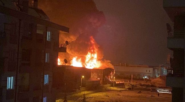 Konya'da sünger fabrikasında yangın