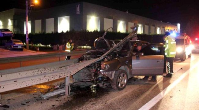 Kullanılamaz hale gelen otomobilden burnu bile kanamadan kurtuldu