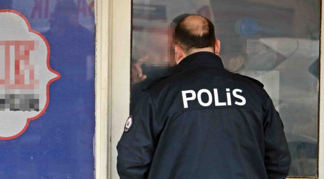 Müzakereci polisin bir sözü, kilitli kapıyı açtırdı