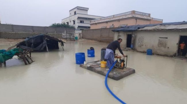 Pakistan'da şiddetli yağış en 300 evi yıktı