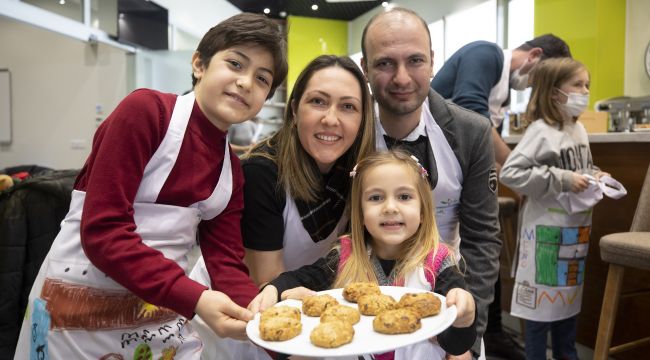 YAŞAR ÜNİVERSİTESİNDE ÇOCUKLAR MUTLU