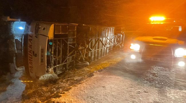 Afyonkarahisar'da yolcu otobüsü devrildi