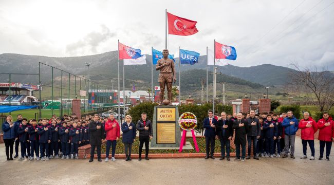 ALTINORDU, METİN OKTAY'I DOĞUM GÜNÜNDE ANDI