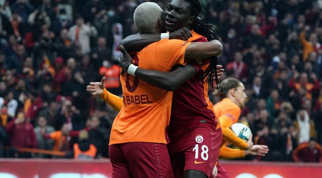 Ryan Babel bu sezon Süper Lig'deki ilk golünü attı