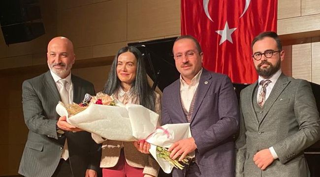 Sultan Abdülhamit Han Bornova'da piyano dinletisiyle anıldı