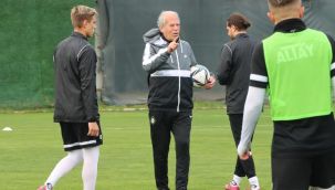 Mustafa Denizli, Altaylı futbolcularla görüştü