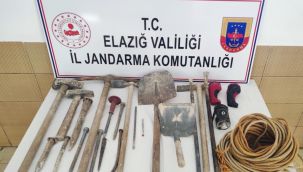 Elazığ'da kaçak kazı yapan 3 şüpheli suçüstü yakalandı