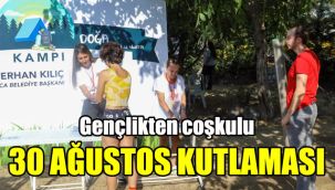 Gençlikten coşkulu 30 Ağustos kutlaması