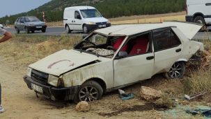 Konya'da otomobil şarampole devrildi