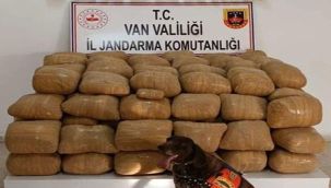 Van'da 21 çuvalda 700 kilogram esrar ele geçirildi