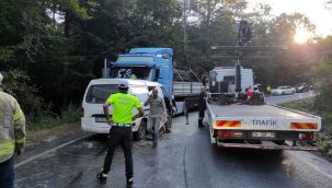 Sarıyer'de minibüs ile TIR çarpıştı