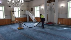 Menemen Belediyesi Camii Temizliğini Tamamladı