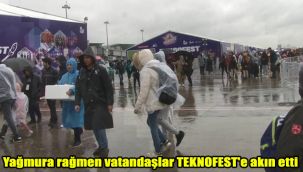 Yağmura rağmen vatandaşlar TEKNOFEST'e akın etti