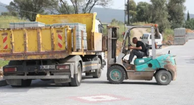 Barbaros'ta yol çalışması: En kısa sürede yolumuzu hizmete açacağız