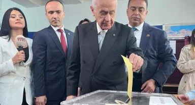 MHP Genel Başkanı Bahçeli oyunu Ankara'da kullandı