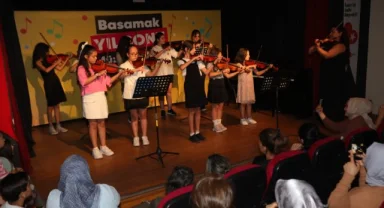 BASAMAK kursiyerleri alkışları topladı