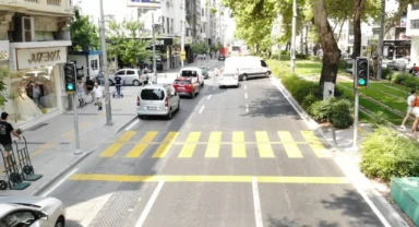 Trafik işaretleri yenileniyor: İzmir trafiğine güvenli dokunuş