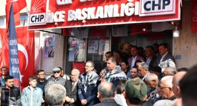 Başkan Tugay'dan Beydağ'a soğuk hava deposu ve greyder sözü