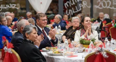 Başkan Tugay huzurevi sakinleri ile bir araya geldi