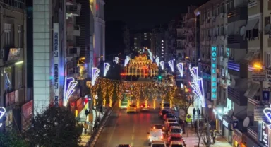 Büyükşehir, Manisa’yı yeni yıla hazırladı, caddeleri ışıl ışıl oldu