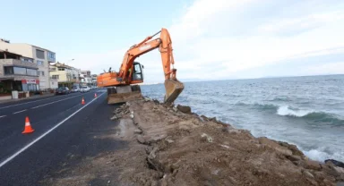 Güzelbahçe Belediyesi'nden Kanayan Yaraya Neşter