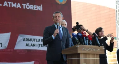 CHP Genel Başkanı Özel, İzmir'de iktidara kırmızı kart gösterdi