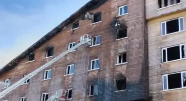 Kartalkaya'daki otel yangınında itfaiye ön raporu hazırlandı: 50'den fazla kişi merdivenli itfaiye aracıyla, 1 kişi de atlama yatağıyla kurtarıldı