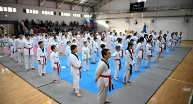 Bornova’da taekwondocuların kuşak heyecanı