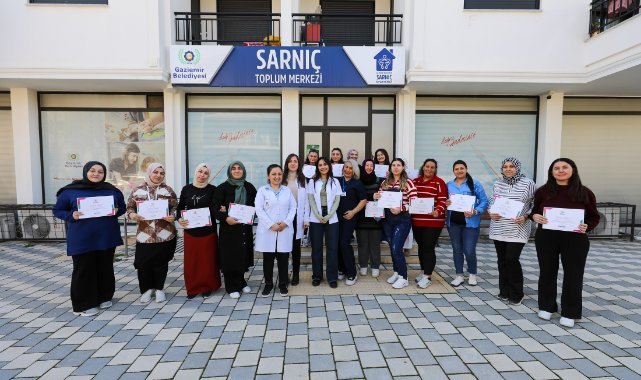 Gaziemir’de anne adayları Gebe Okulu ile doğuma hazırlanıyor