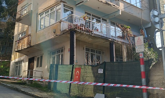 Pendik’te duvarlarından çatlama sesi gelen 3 katlı bina tahliye edildi