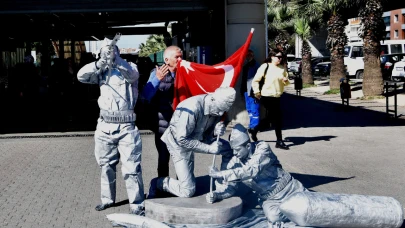 Bornova’da 18 Mart coşkusu ve şehitlere saygı