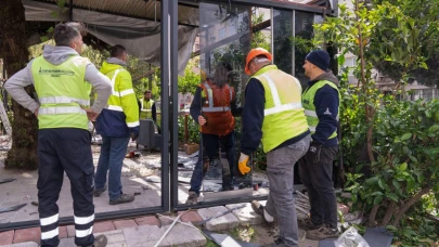 İzmir Büyükşehir Belediyesi kaçak yapıların yıkımına başladı