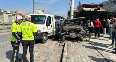 Buca'da alkollü sürücü yol kenarındaki 6 aracı ezip geçti