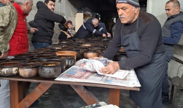 Ramazan’ın vazgeçilmez lezzeti: 8 saatte pişiyor, hazır olduğu, kaleden çalınan davulla duyuruluyor