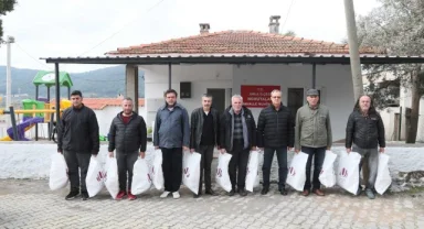 Urla Belediyesinden  çiftçiye tohum desteği